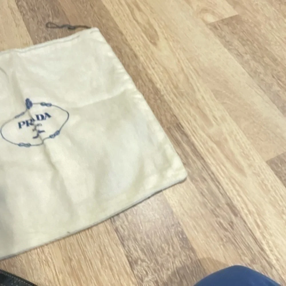 PRADA LEATHER BAG BLACK AND WHITE - Picture 13 of 16